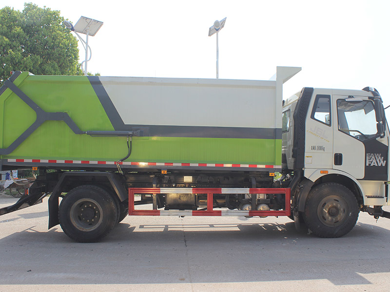 解放J6L壓縮式對(duì)接垃圾車