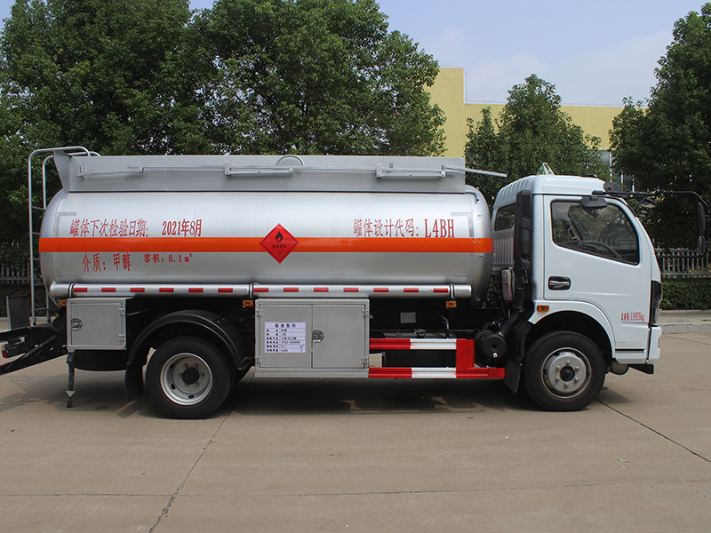 東風(fēng)多利卡8.1立方SCS5120GRYEQ6易燃液體罐式運(yùn)輸車